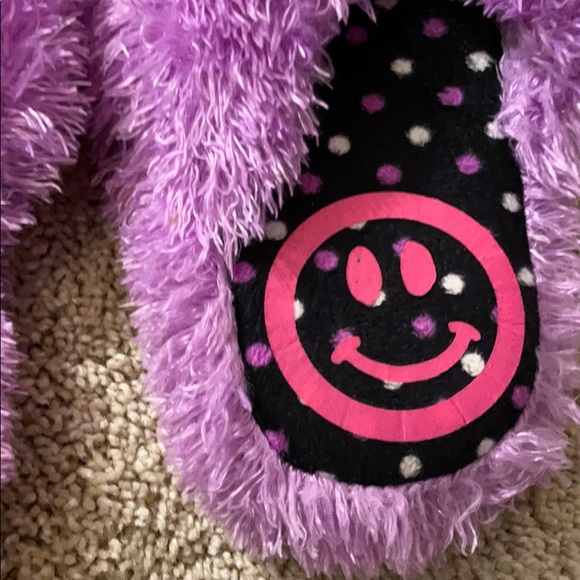 Justice fuzzy slippers Size 4/5 preteen / juniors - Picture 4 of 8